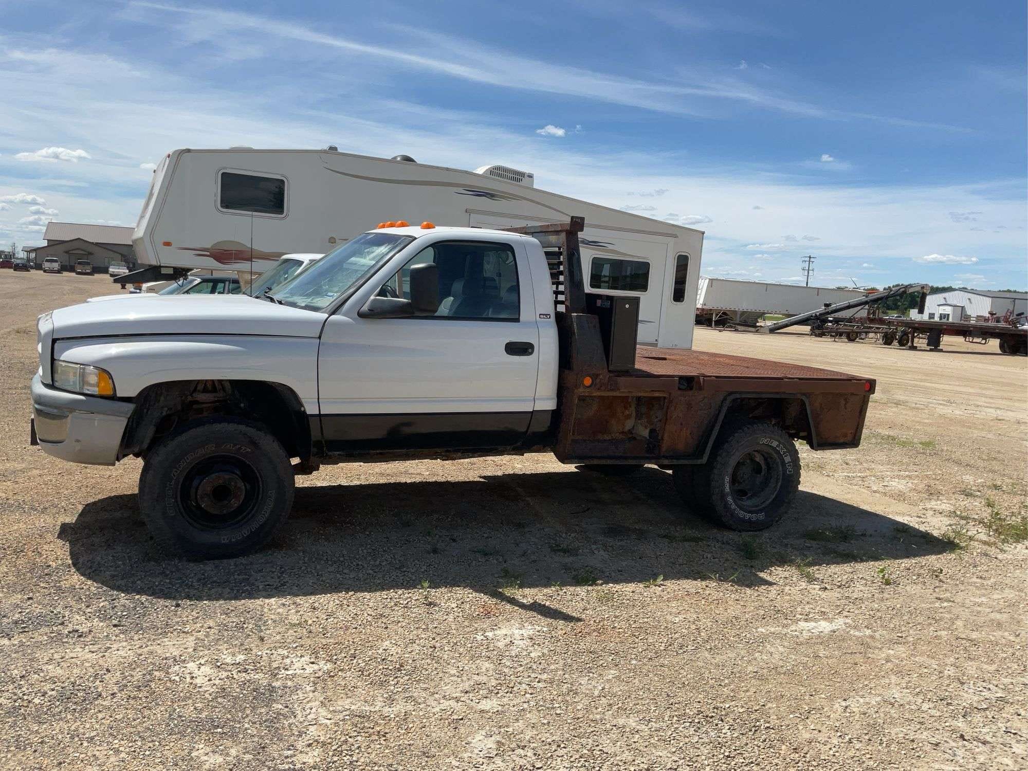 1998 Dodge Ram 3500 Equipment Image0