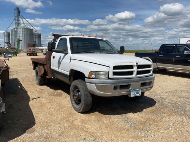 Image of Dodge Ram 3500 equipment image 3