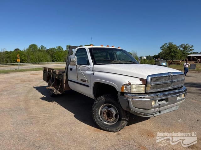 Image of Dodge Ram 3500 equipment image 2