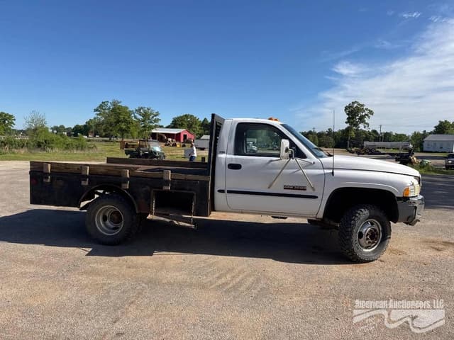 Image of Dodge Ram 3500 equipment image 3