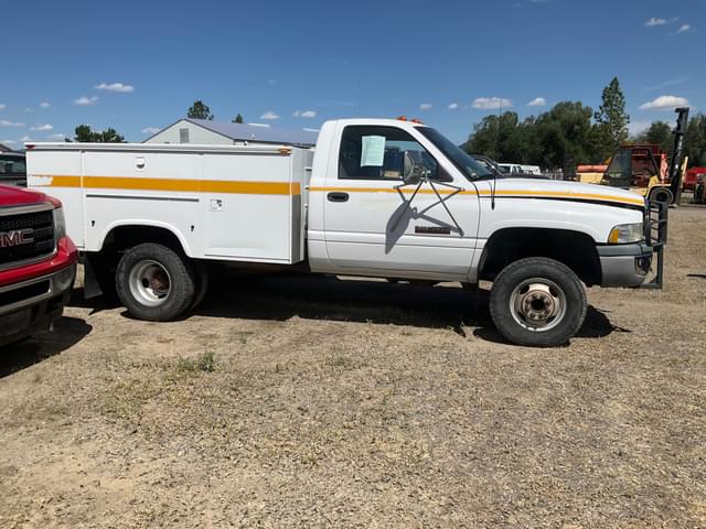 Image of Dodge Ram 3500 equipment image 3