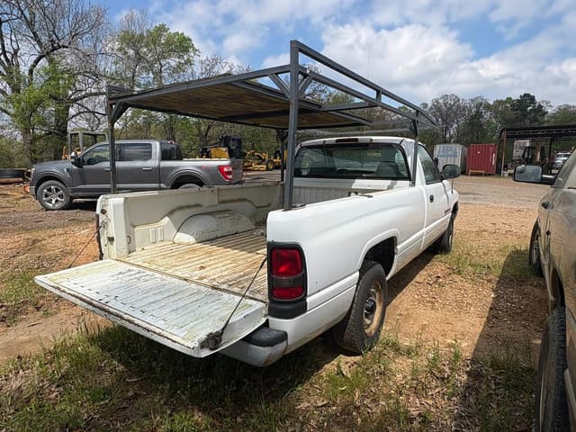 Image of Dodge Ram 1500 equipment image 2