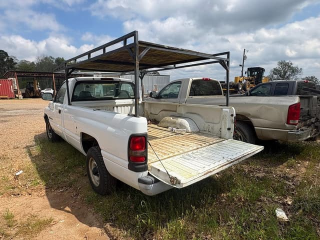 Image of Dodge Ram 1500 equipment image 3
