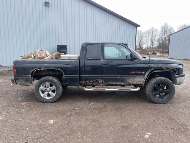 Image of Dodge Ram 1500 equipment image 3