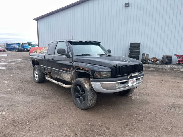 Image of Dodge Ram 1500 equipment image 2