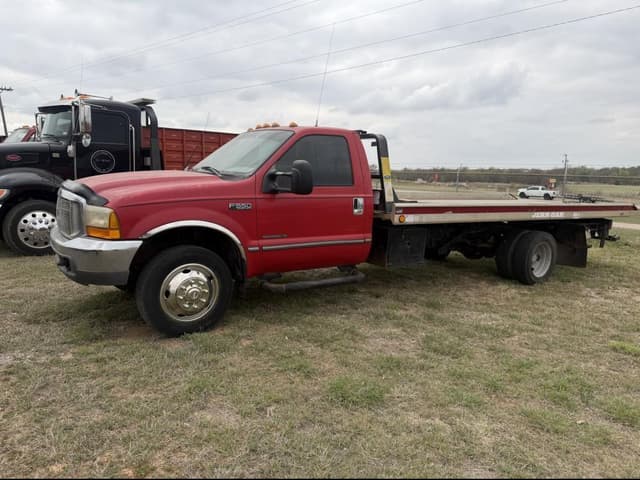 Image of Ford F-550 equipment image 1