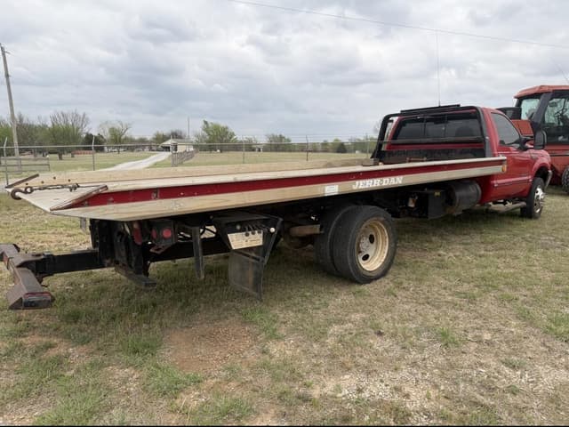 Image of Ford F-550 equipment image 4