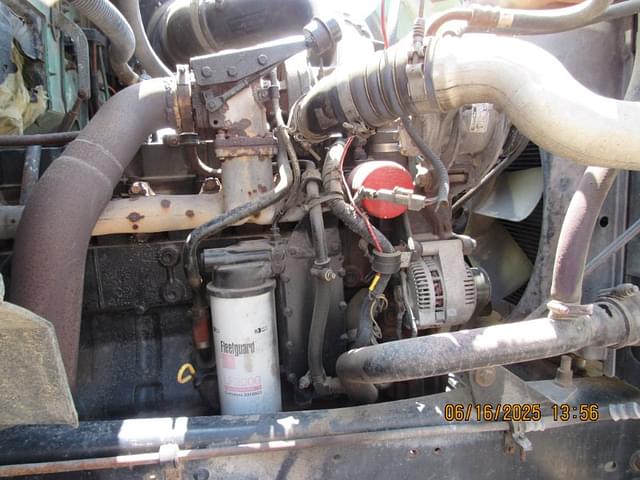 Image of Ford LN8000 equipment image 4