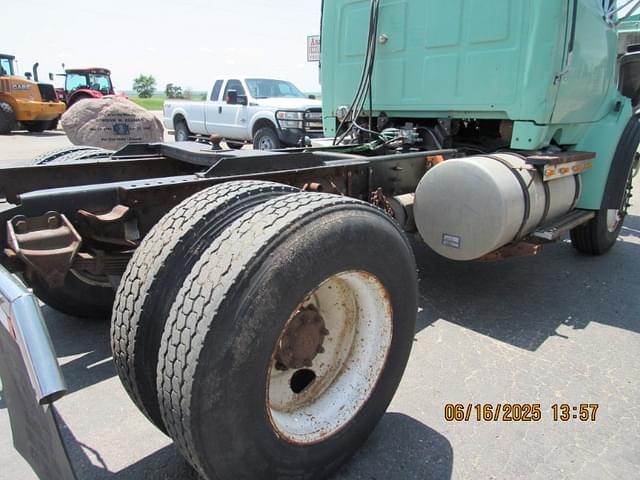 Image of Ford LN8000 equipment image 1