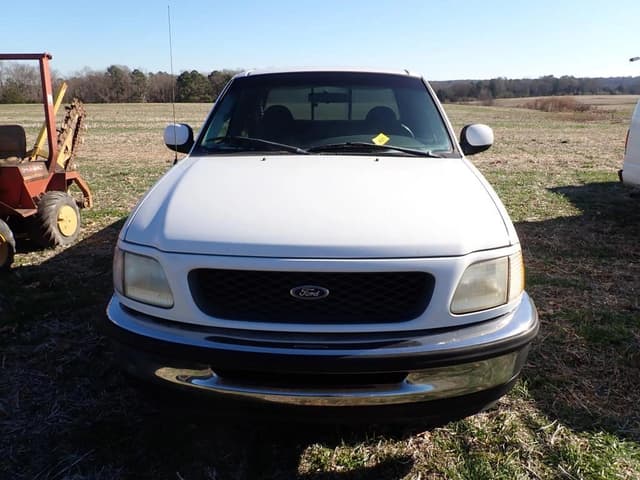 Image of Ford F-150 equipment image 1