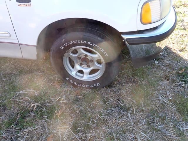 Image of Ford F-150 equipment image 3