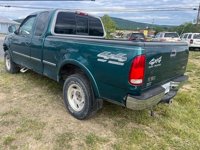 Image of Ford F-150 equipment image 2
