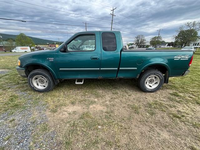 Image of Ford F-150 equipment image 1