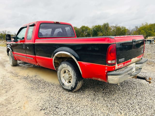 Image of Ford F-250 equipment image 2