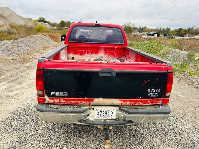 Image of Ford F-250 equipment image 3