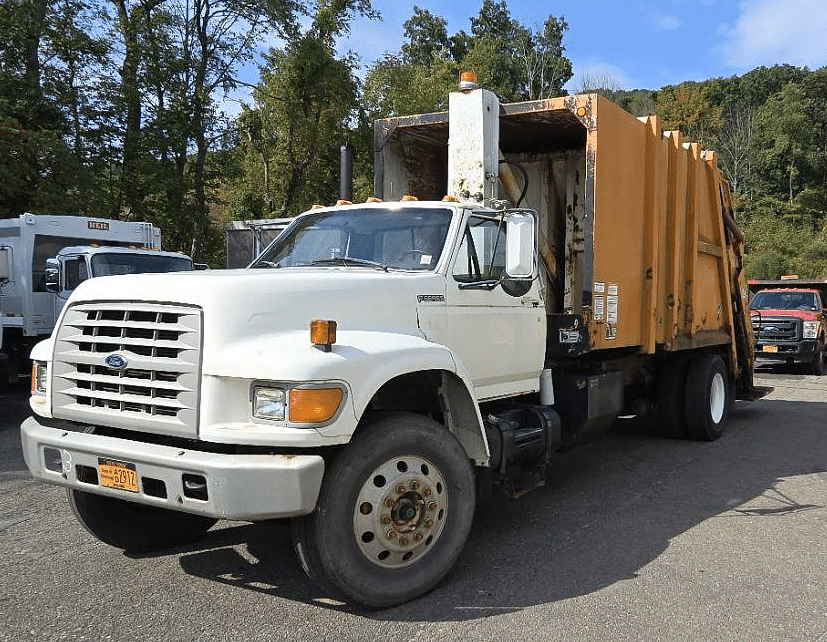 Image of Ford F-800 Primary image