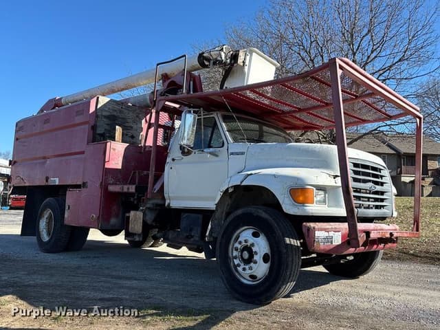 Image of Ford F-8000 equipment image 2