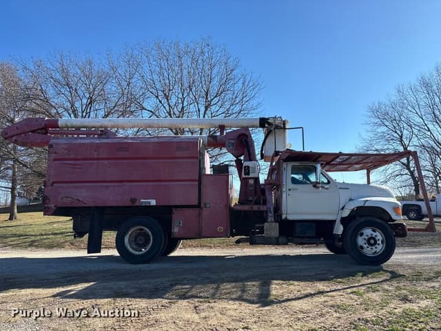 Image of Ford F-8000 equipment image 3