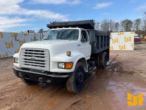 1998 Ford F-800 Image