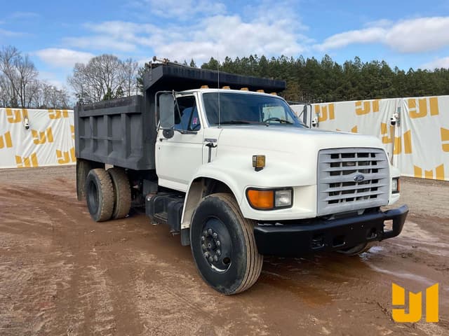 Image of Ford F-800 equipment image 2