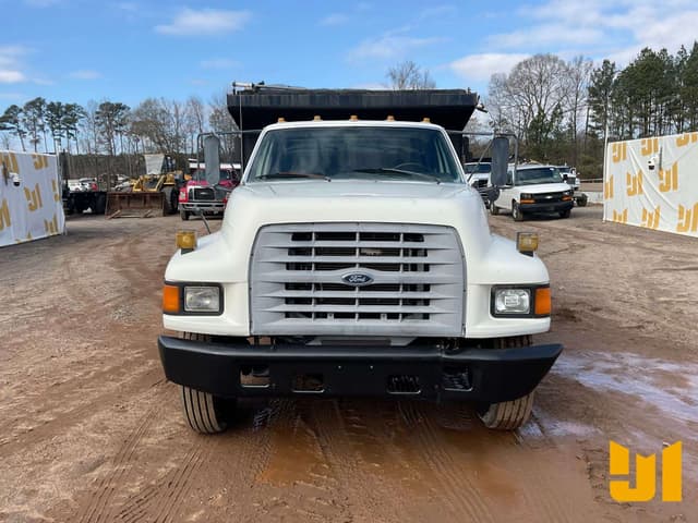 Image of Ford F-800 equipment image 1