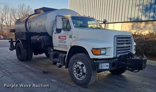 Image of Ford F-800 equipment image 2