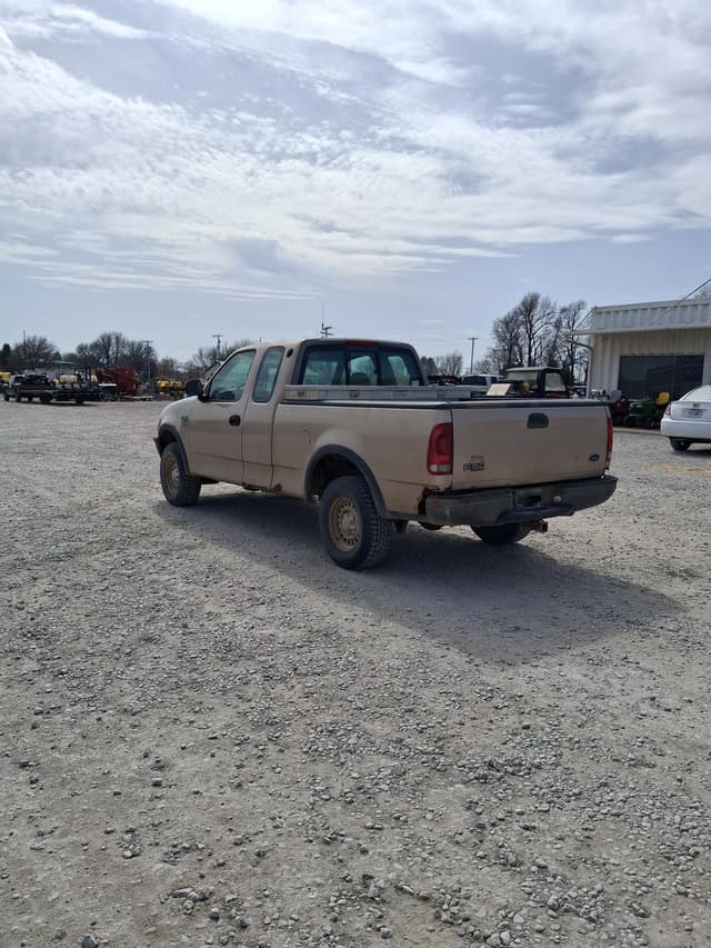 Image of Ford F-150 equipment image 4