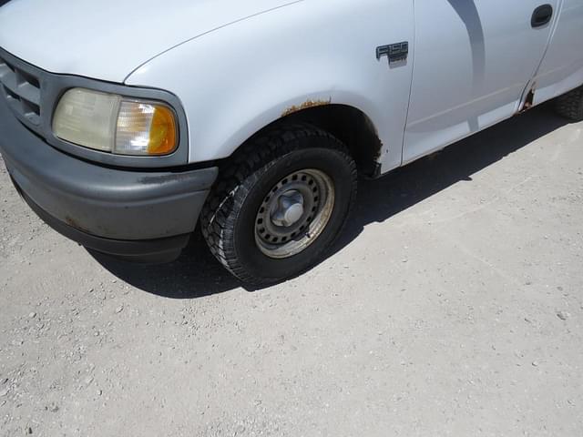Image of Ford F-150 equipment image 1