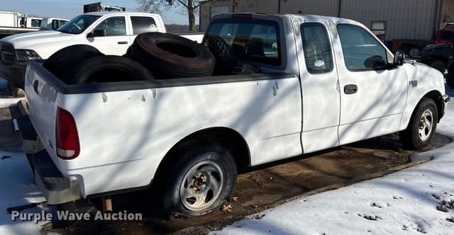 Image of Ford F-150 equipment image 4