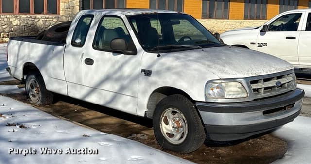 Image of Ford F-150 equipment image 2