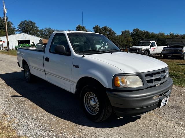 Image of Ford F-150 equipment image 1