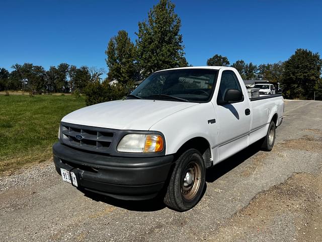 Image of Ford F-150 equipment image 2