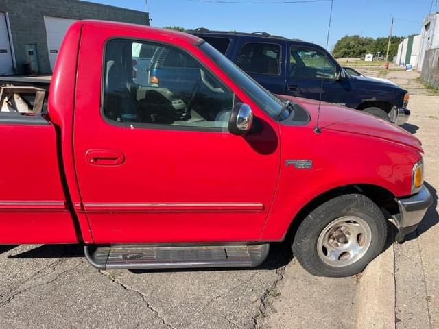 Image of Ford F-150 equipment image 4