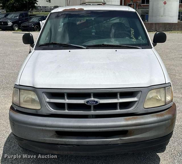 Image of Ford F-150 equipment image 1