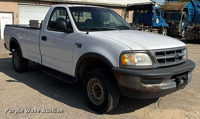 Image of Ford F-150 equipment image 2