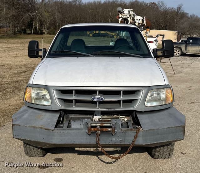 Image of Ford F-150 equipment image 1