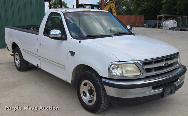 Image of Ford F-150 equipment image 2