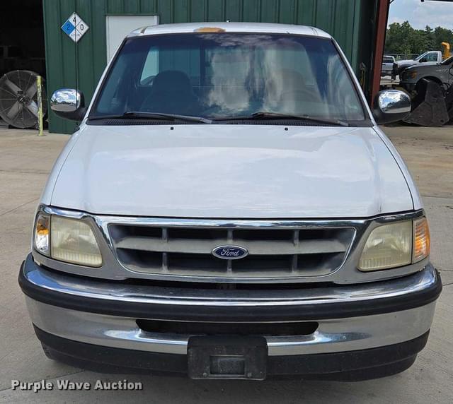 Image of Ford F-150 equipment image 1