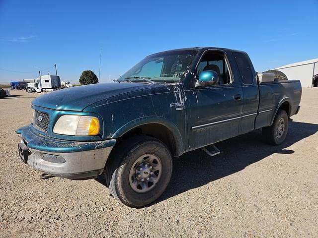 Image of Ford F-250 equipment image 2