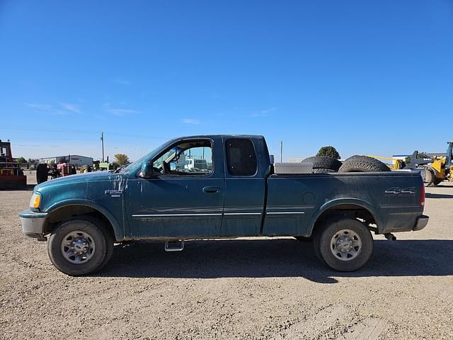 Image of Ford F-250 equipment image 3