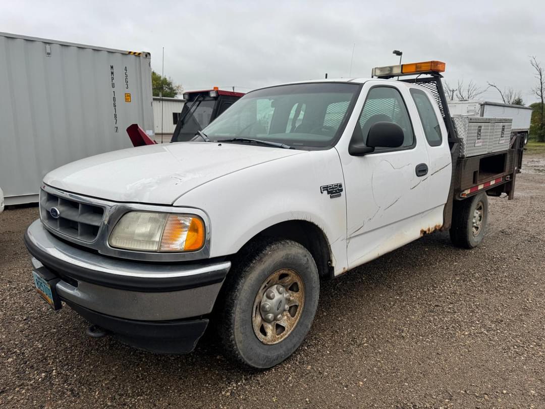 Image of Ford F-250 Primary image