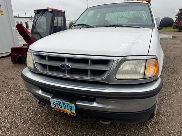 Image of Ford F-250 equipment image 2