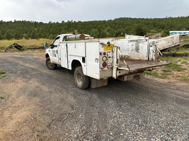 Image of Ford F-350 equipment image 3