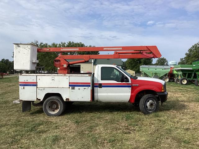 Image of Ford F-450 equipment image 1