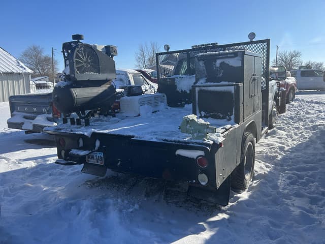 Image of Ford F-450 equipment image 3