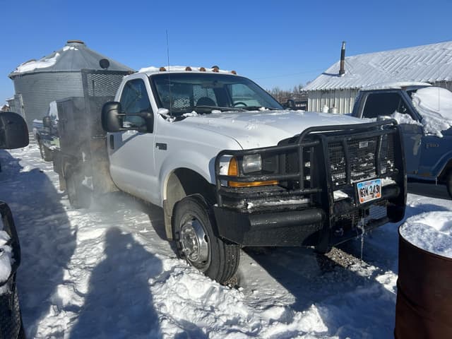 Image of Ford F-450 equipment image 2
