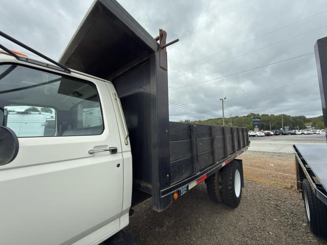 Image of Ford F-700 equipment image 2