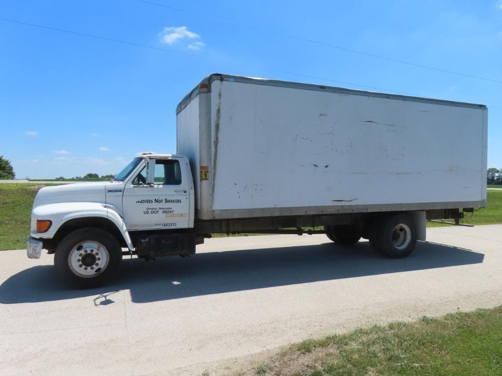 Image of Ford F700 Primary image