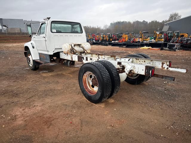 Image of Ford F700 equipment image 2