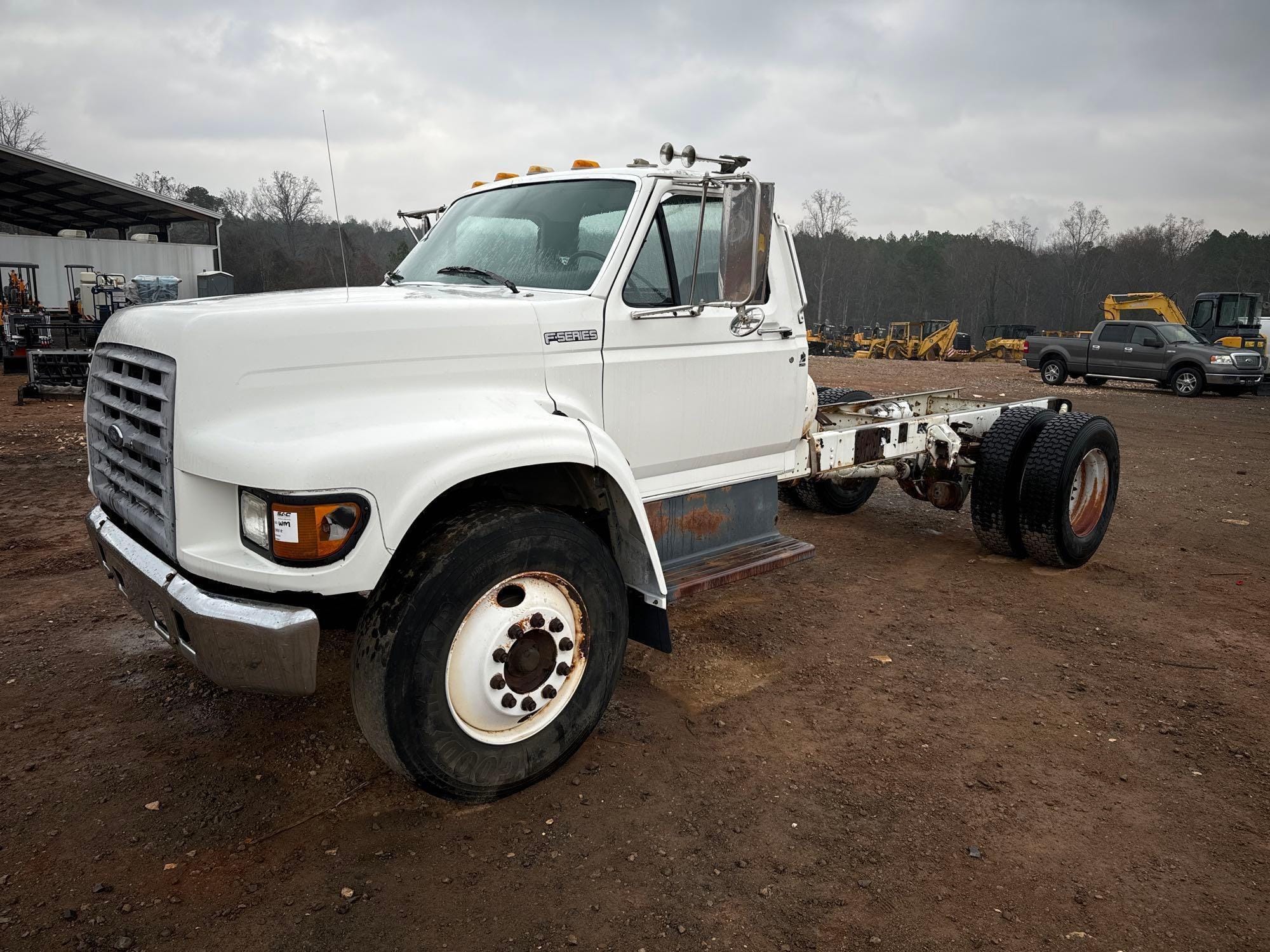 1998 Ford F700 Equipment Image0